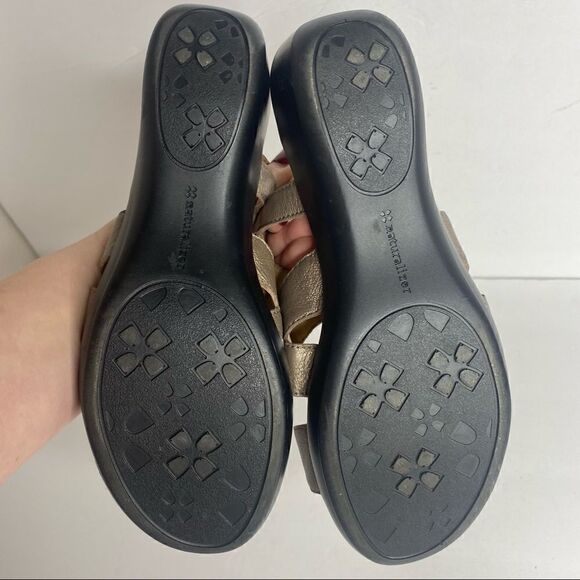 Naturalizer | Sandals 8 Wide - Picture 2 of 7